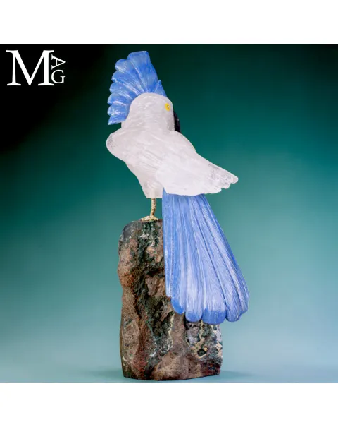 Elegante Cacatua in Quarzo Ialino e Quarzo Blu su Drusa di Ametista.