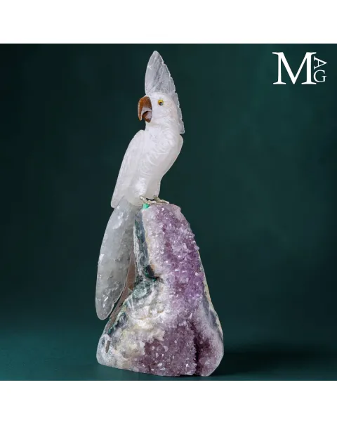 Scultura di Cacatua in Quarzo e Base di Drusa di Ametista.