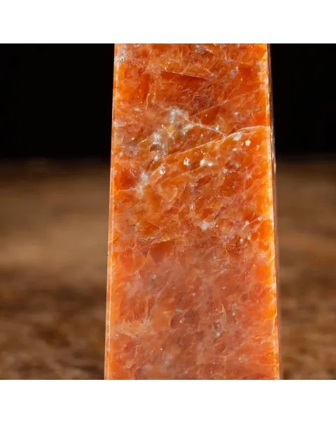 Obelisco in Calcite
