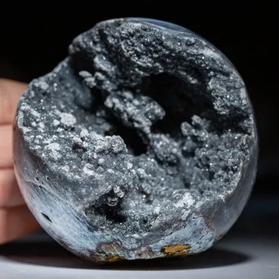 Sfera in Calcite - Geode