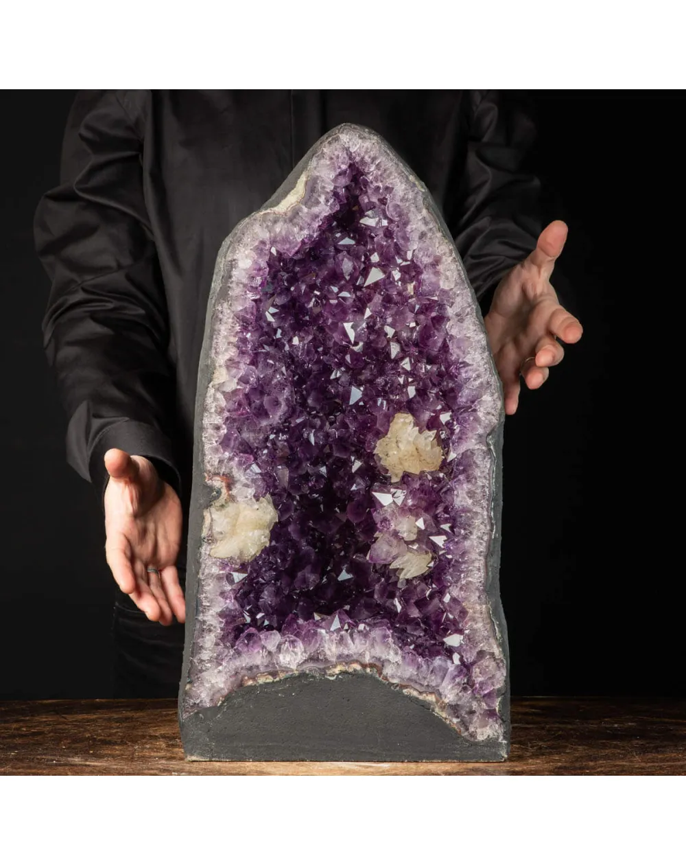 Geode di  Ametista - Grotta di cristalli Viola con Calcite