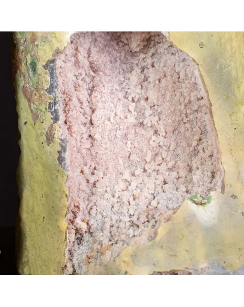 Particolarissimo Geode di Quarzo Ametista: Una Meraviglia Geologica a Doppia Formazione.