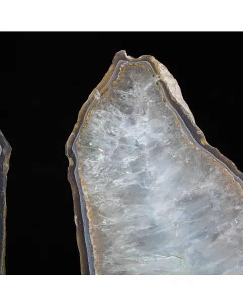 Particolarissimo Geode di Quarzo Ametista: Una Meraviglia Geologica a Doppia Formazione.