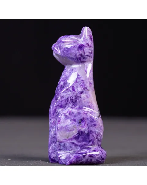 Scultura in Charoite di un Gatto Sacro.