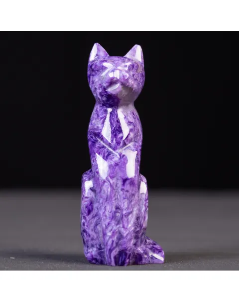 Scultura in Charoite di un Gatto Sacro.
