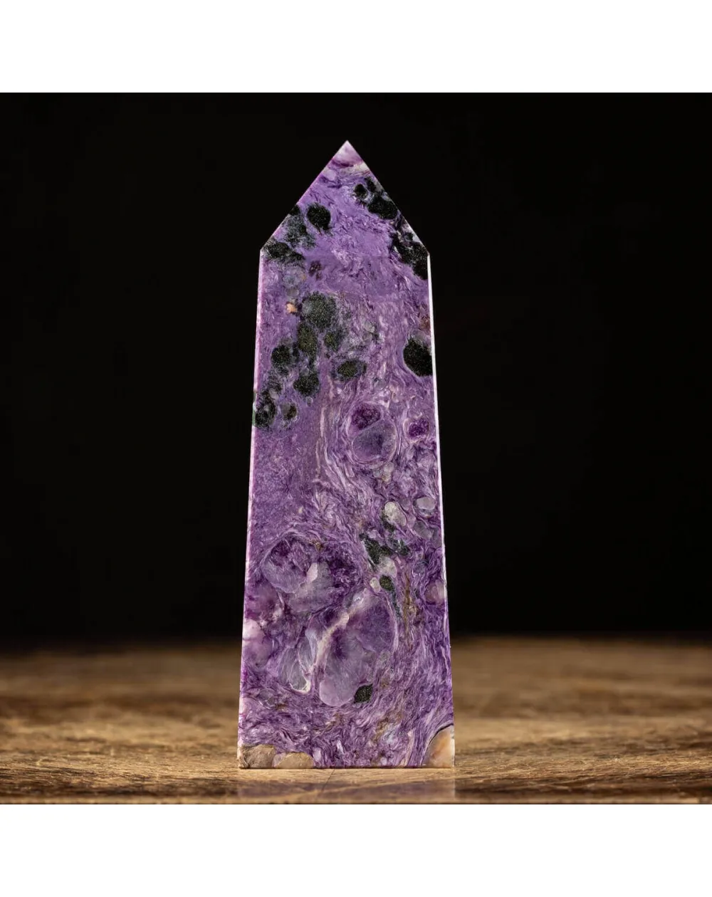 Obelisco in Charoite