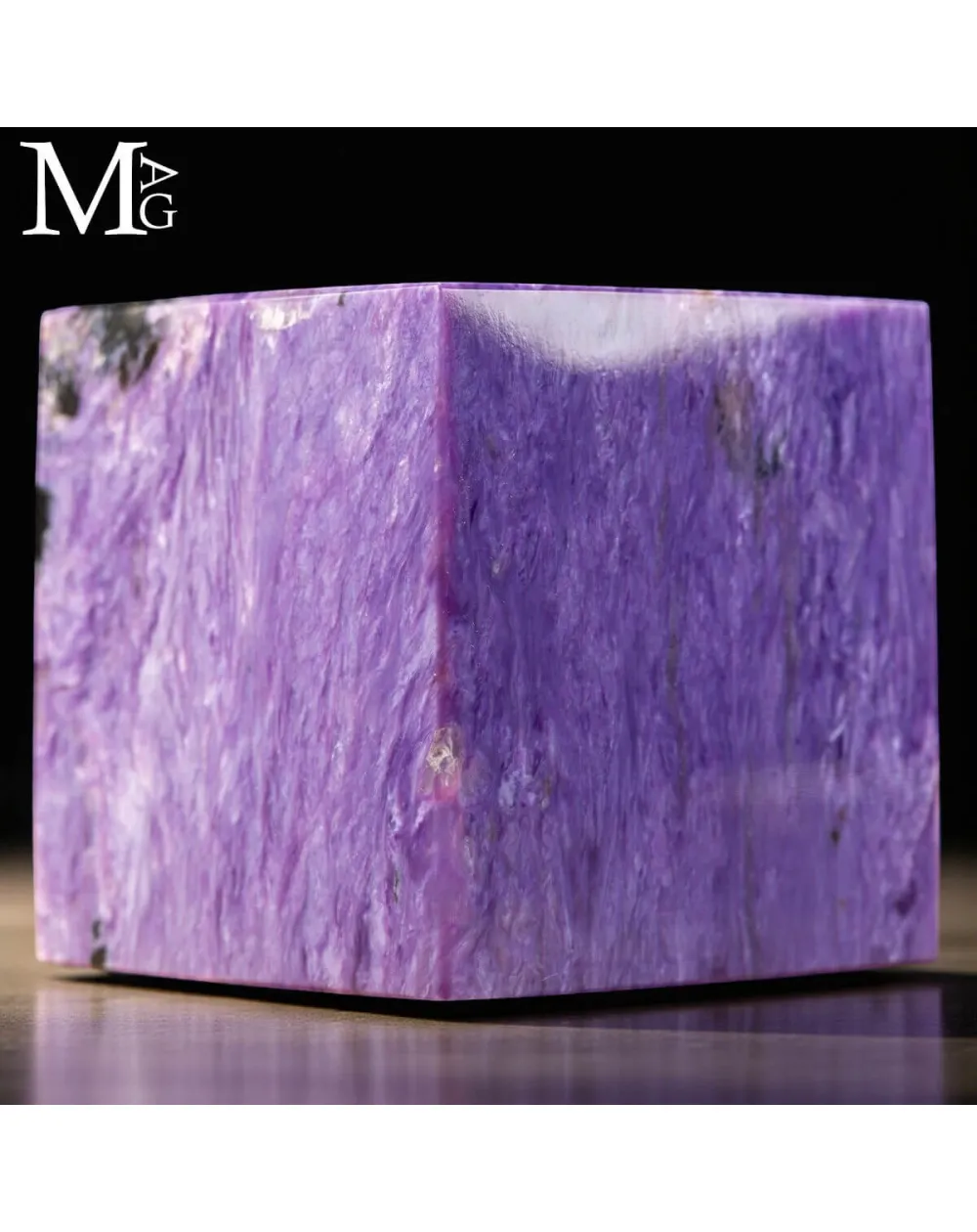 Cubo in Charoite  della Siberia.