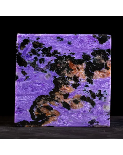 Straordinario Cubo in Charoite