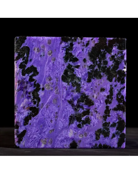 Straordinario Cubo in Charoite