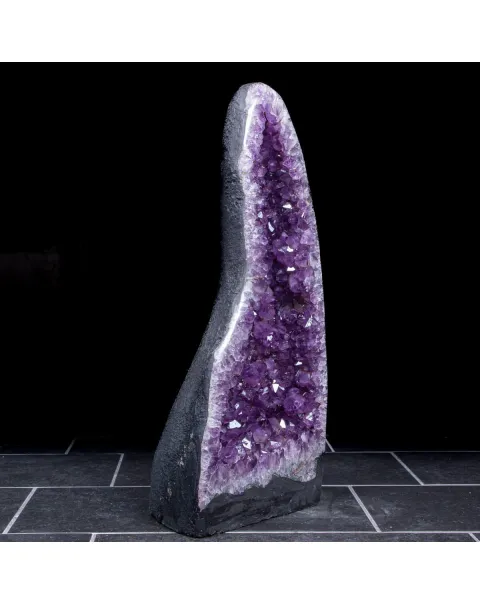 Eleganza Naturale: Geode di Ametista.