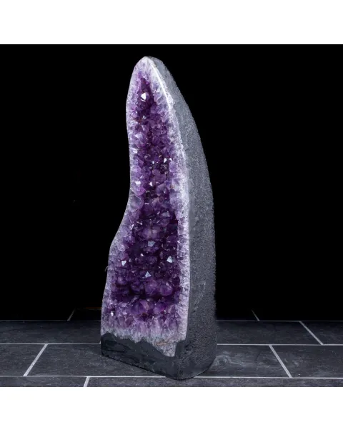 Eleganza Naturale: Geode di Ametista.