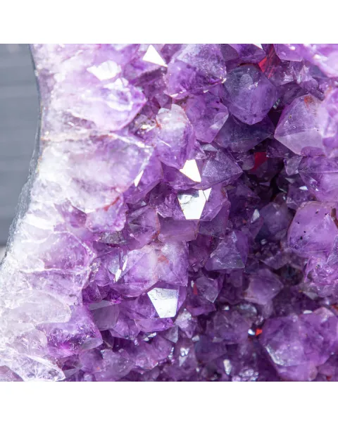 Eleganza Naturale: Geode di Ametista.
