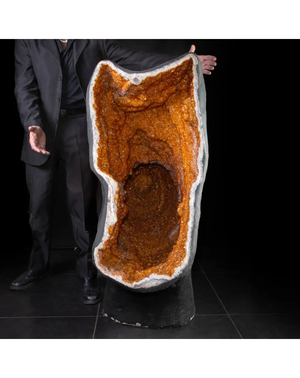 Un Magnifico Geode di Quarzo Citrino dal Brasile - Un Capolavoro Unico