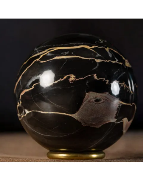 Sfera in Marmo Portoro.