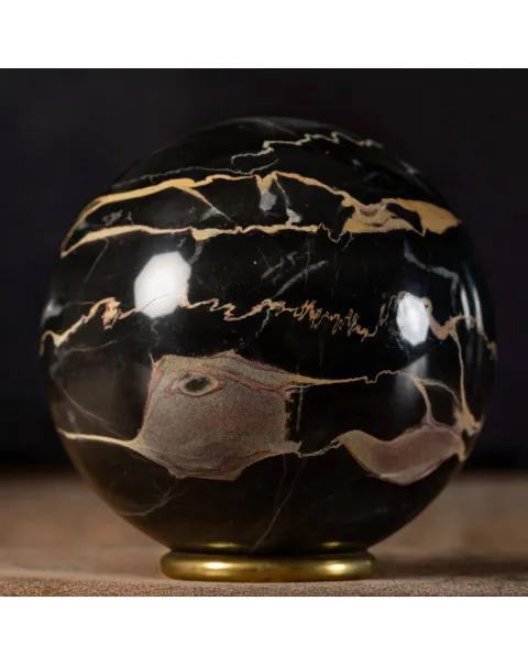 Sfera in Marmo Portoro.