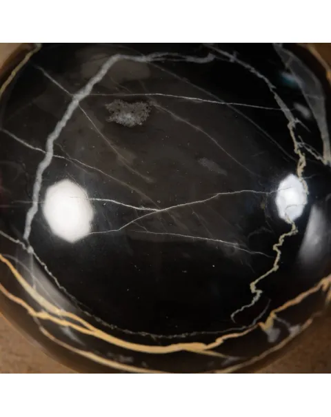 Sfera in Marmo Portoro.