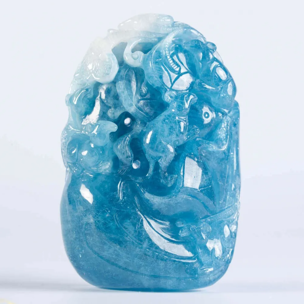 Intaglio in Acquamarina  Topolino nella natura