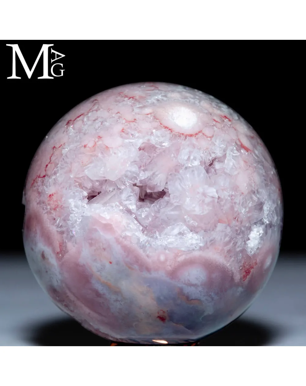 Agata Sakura del Madagascar – Sfera Intagliata con Druse di Quarzo