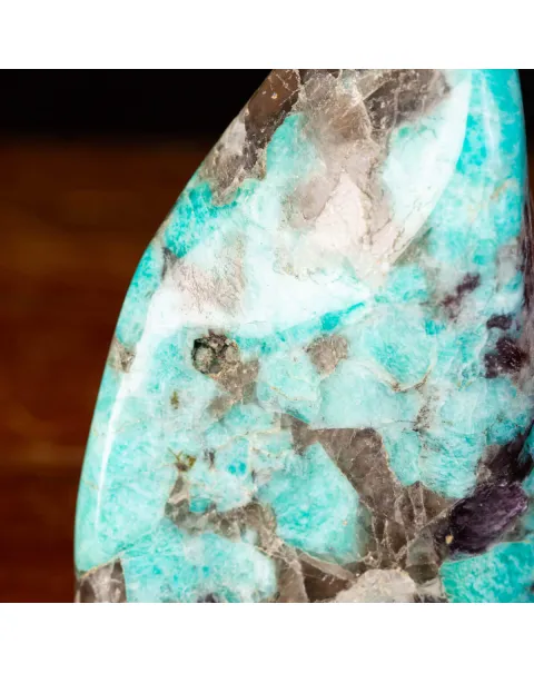 Amazonite Lepidolite e Quarzo Nero: Una Pietra di Guarigione Decorativa.