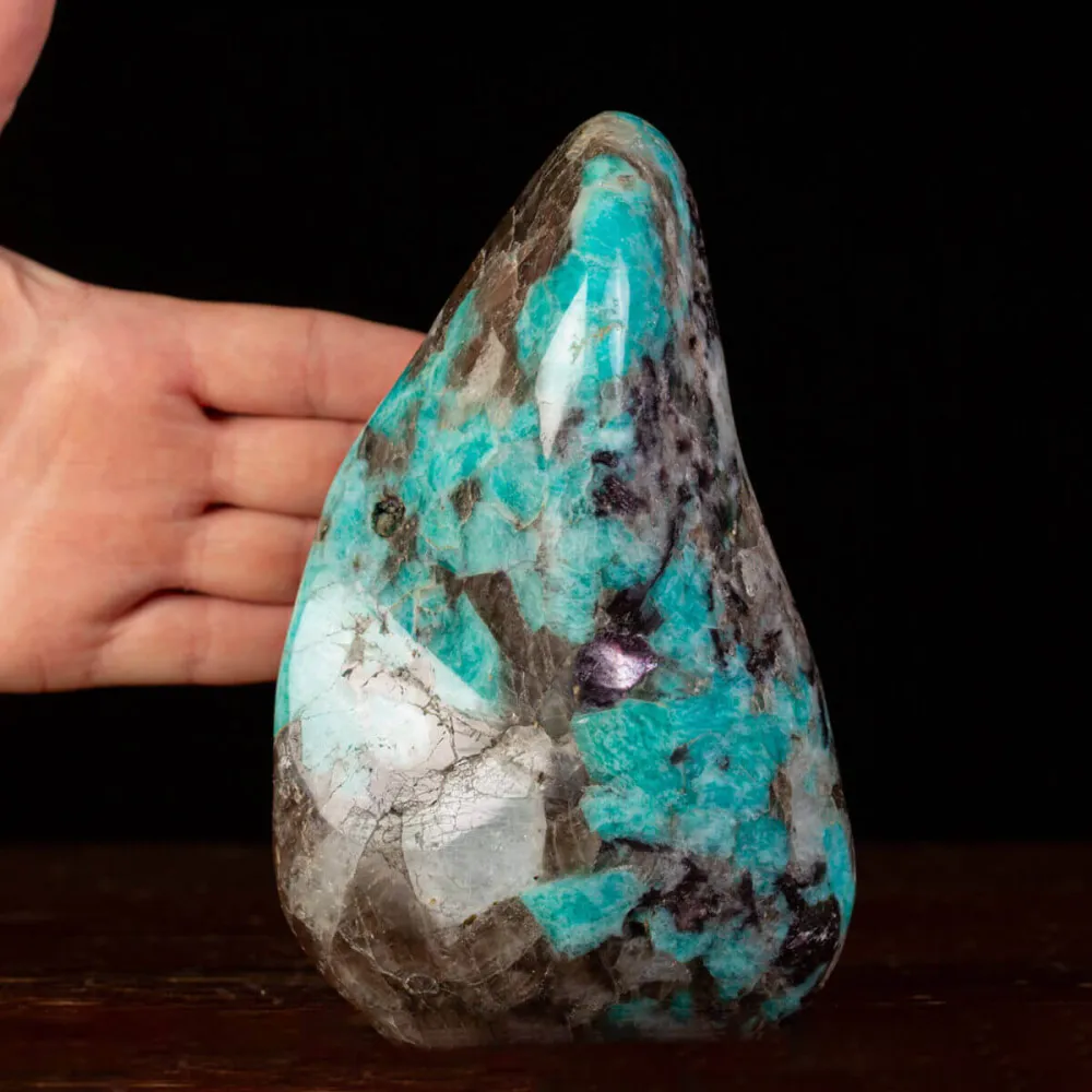 Amazonite Lepidolite e Quarzo Nero: Una Pietra di Guarigione Decorativa.