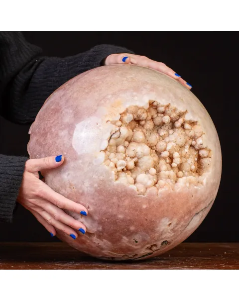 Stupenda Sfera di Ametista Rosa Botroidale.