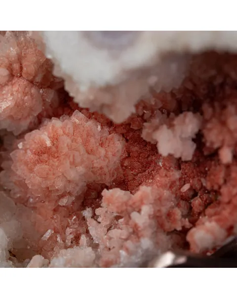 Cuore di Ametista Rosa: La Bellezza Naturale dei Cristalli.