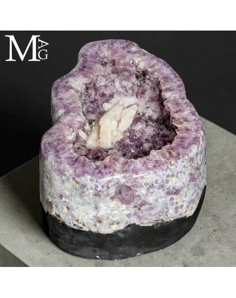 Geode di Ametista – Scrigno Naturale di Cristalli