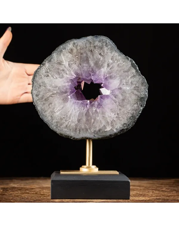 Geode di Ametista su base in marmo