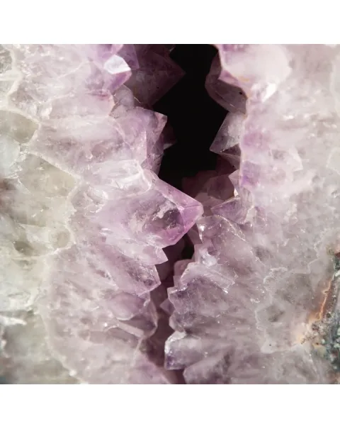 Grande Fetta di Ametista su piedistallo girevole