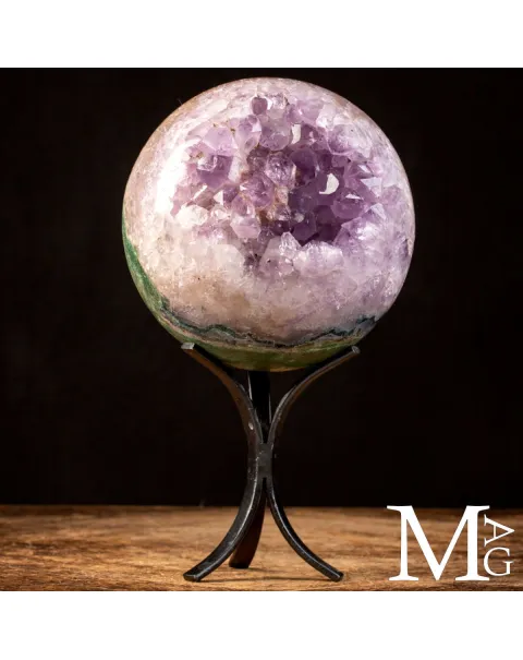 Sfera di Ametista Naturale con Geode