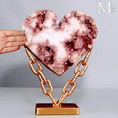 Cuore in Drusa di Ametista Rosa  su Struttura di D...