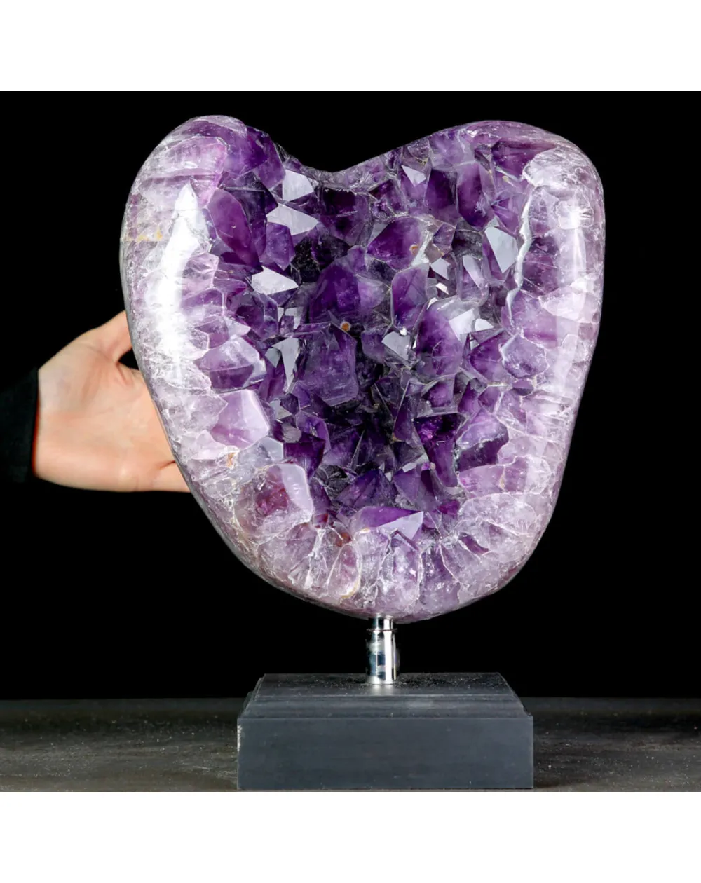 Drusa di Ametista  – Cristalli viola intenso.