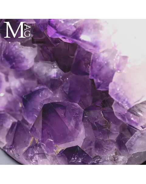 Sfera in Ametista da Geode – Struttura Cristallina.