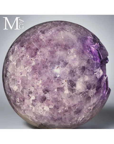 Sfera in Ametista Brasiliana da Geode con Cavità Naturale.