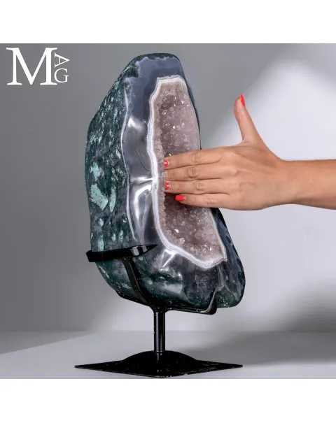 Geode in Agata con Cristalli di Ametista