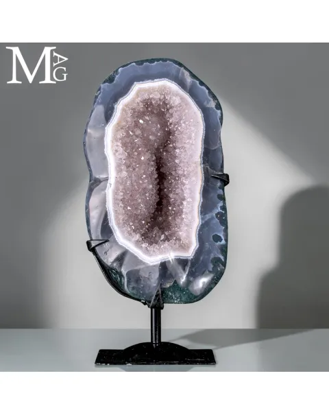 Geode in Agata con Cristalli di Ametista
