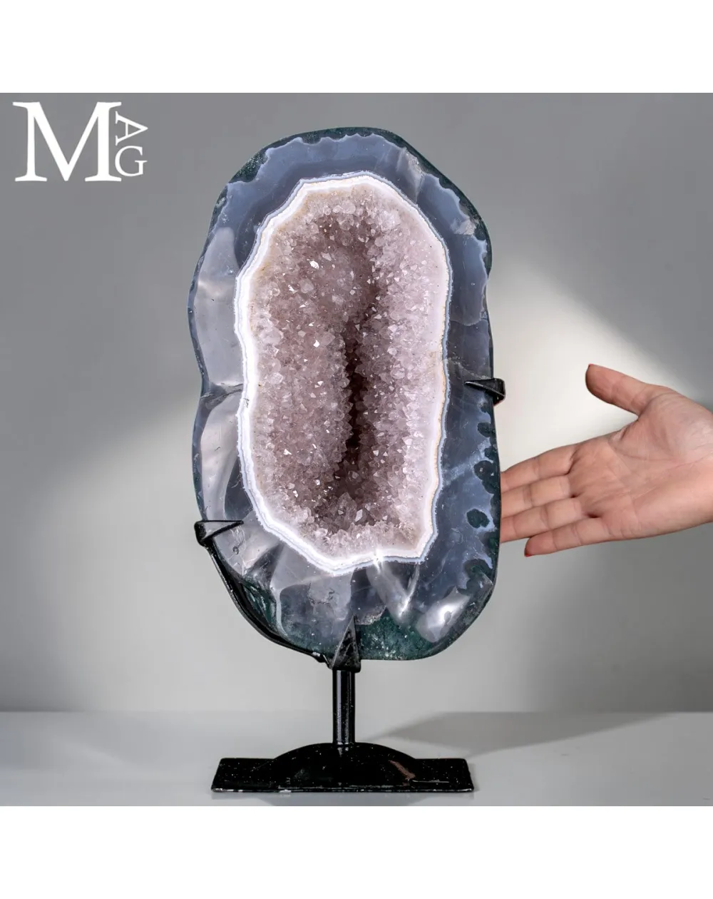 Geode in Agata con Cristalli di Ametista