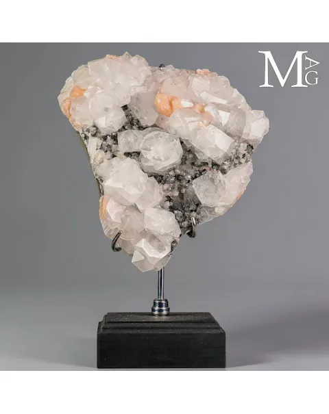Apofillite con Stilbite su Matrice Basaltica dell’India