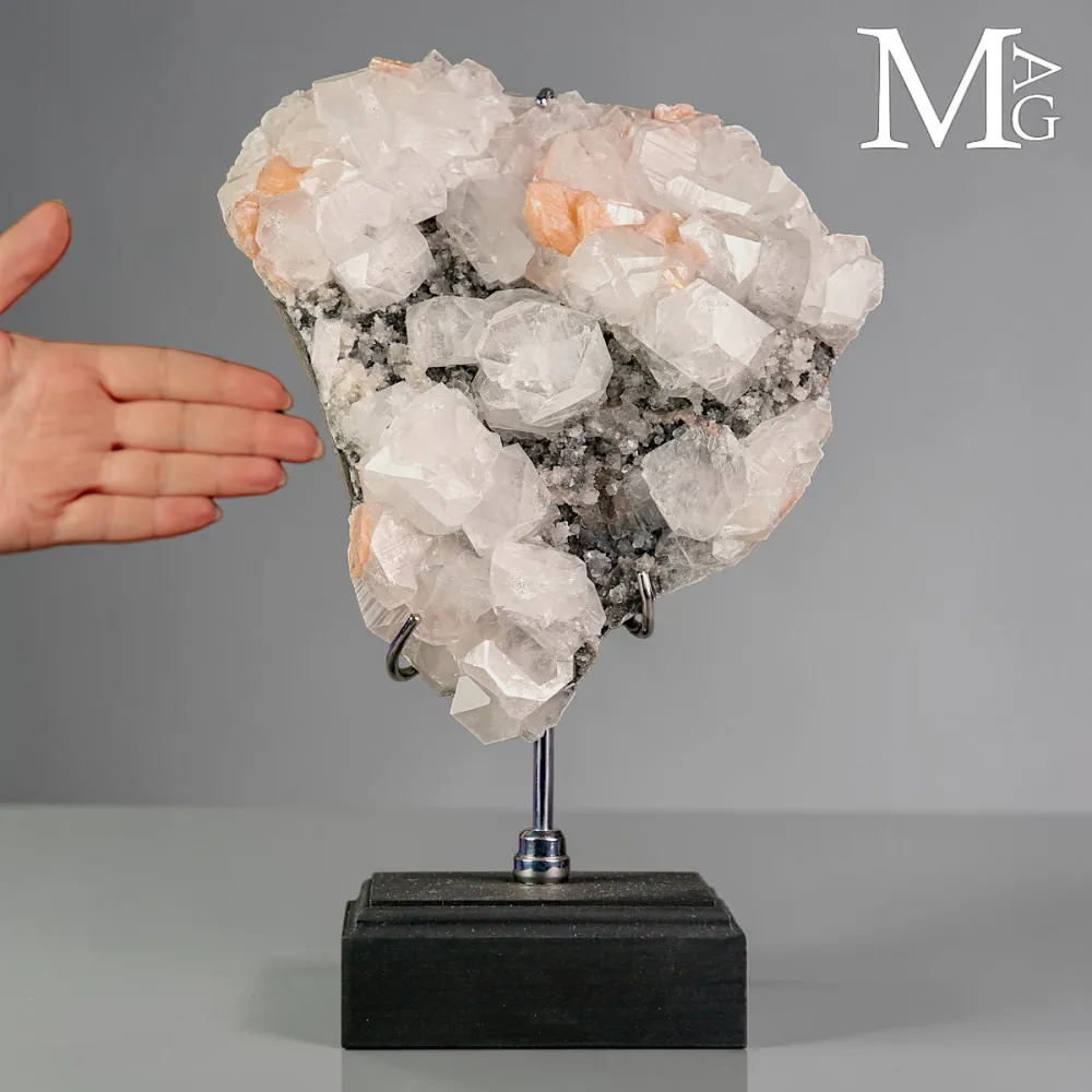 Apofillite con Stilbite su Matrice Basaltica dell’India