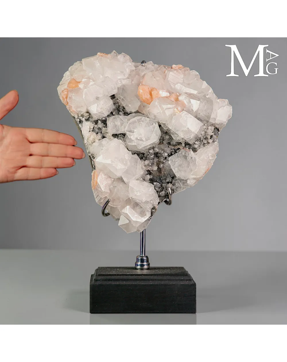 Apofillite con Stilbite su Matrice Basaltica dell’India