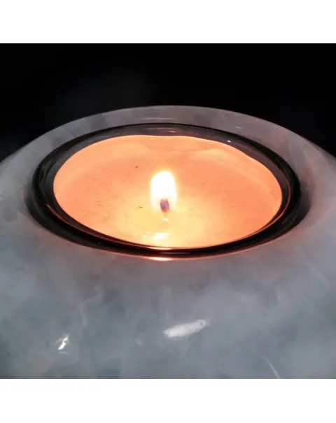 Sfera in Calcedonio con candela
