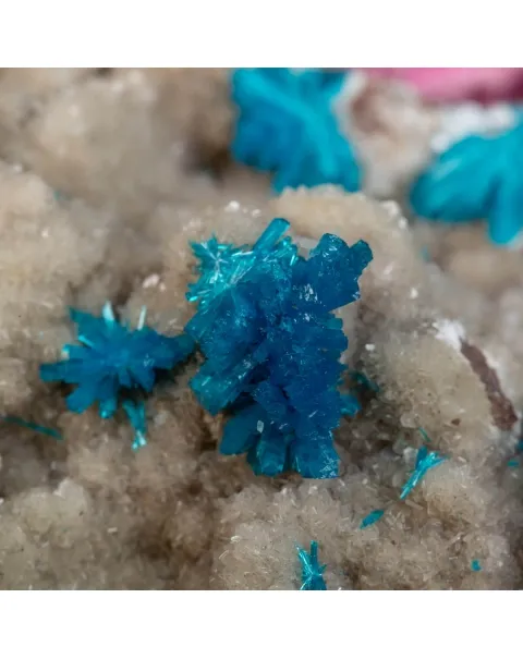 Cavansite su Stilbite