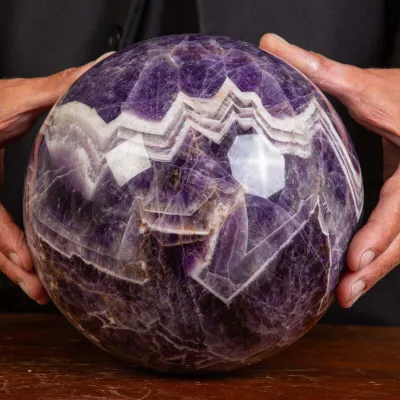 Sfera di Ametista Chevron  dalla Tanzania