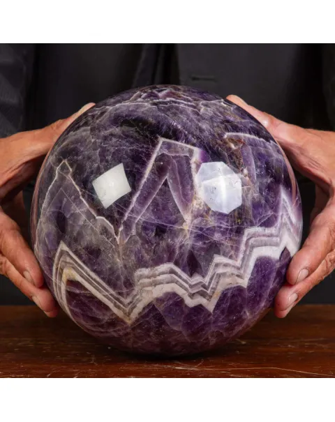Sfera di Ametista Chevron  dalla Tanzania