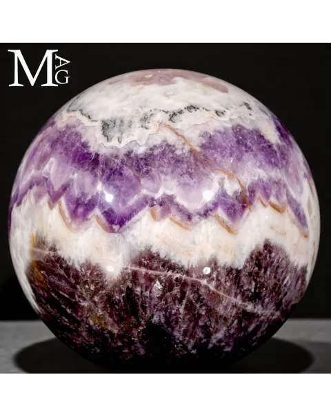 Sfera in Ametista Chevron – Origine, Tempo e Geologia