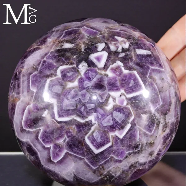 Grande Sfera - Ametista Chevron della Tanzania.