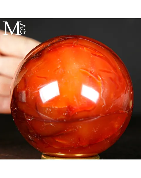 Sfera in Corniola Rossa.