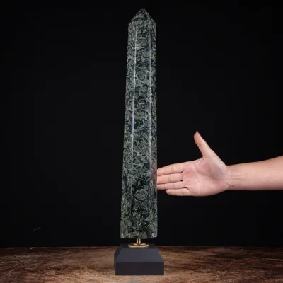 Obelisco in Diaspro Kambaba