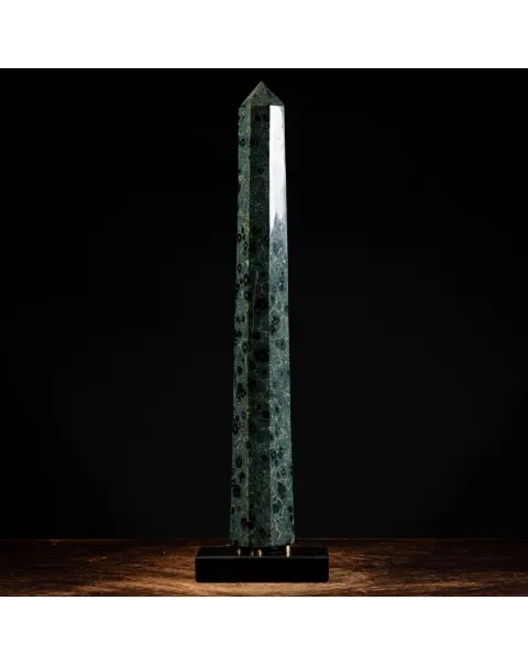 Obelisco in Diaspro Kambaba