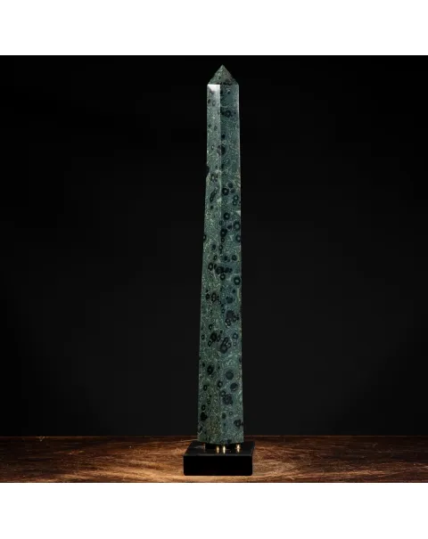Obelisco in Diaspro Kambaba